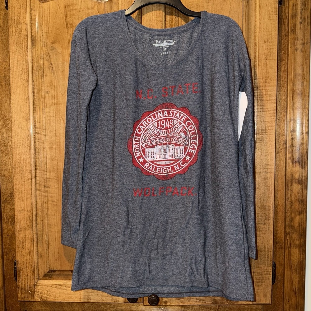 NC State Wolfpack Long Sleeve Shirt Women's Gray Medium NCAA NWT